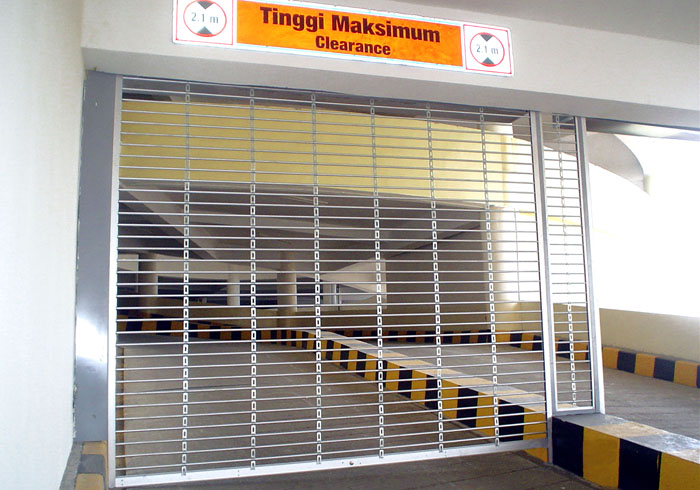 Rolling Door Grille Suma Doors tampak depan